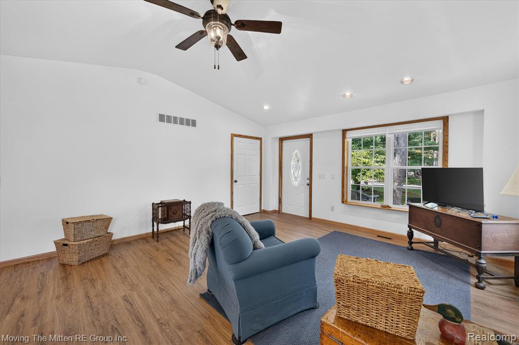 744 S Park Street, Highland, MI 48356 — Photo 8
