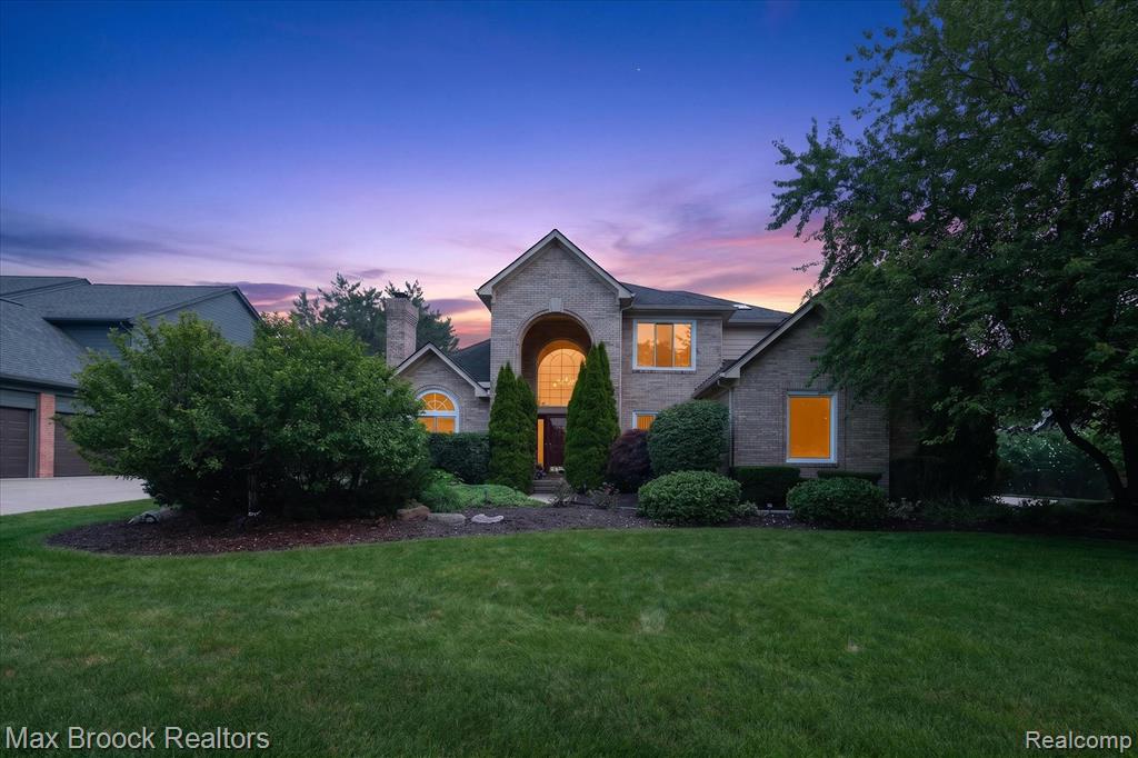 1822 Lexington Drive, Troy, MI 48084