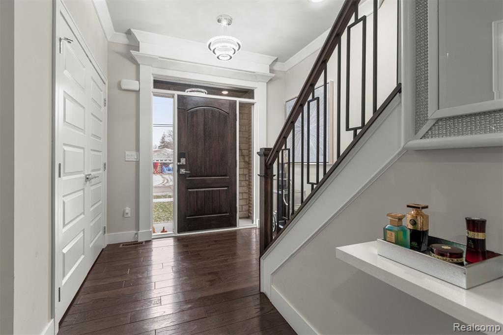 8615 Greendale Drive, Sterling Heights, MI 48312 — Photo 5