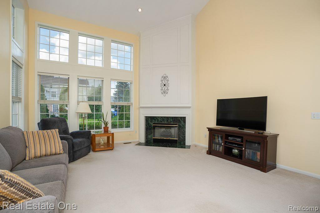 961 HOLLOW CORNERS, Rochester, MI 48307 — Photo 22