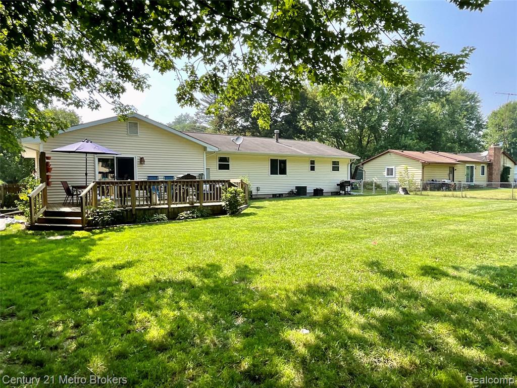 5363 Irish Road, Grand Blanc, MI 48439 — Photo 10
