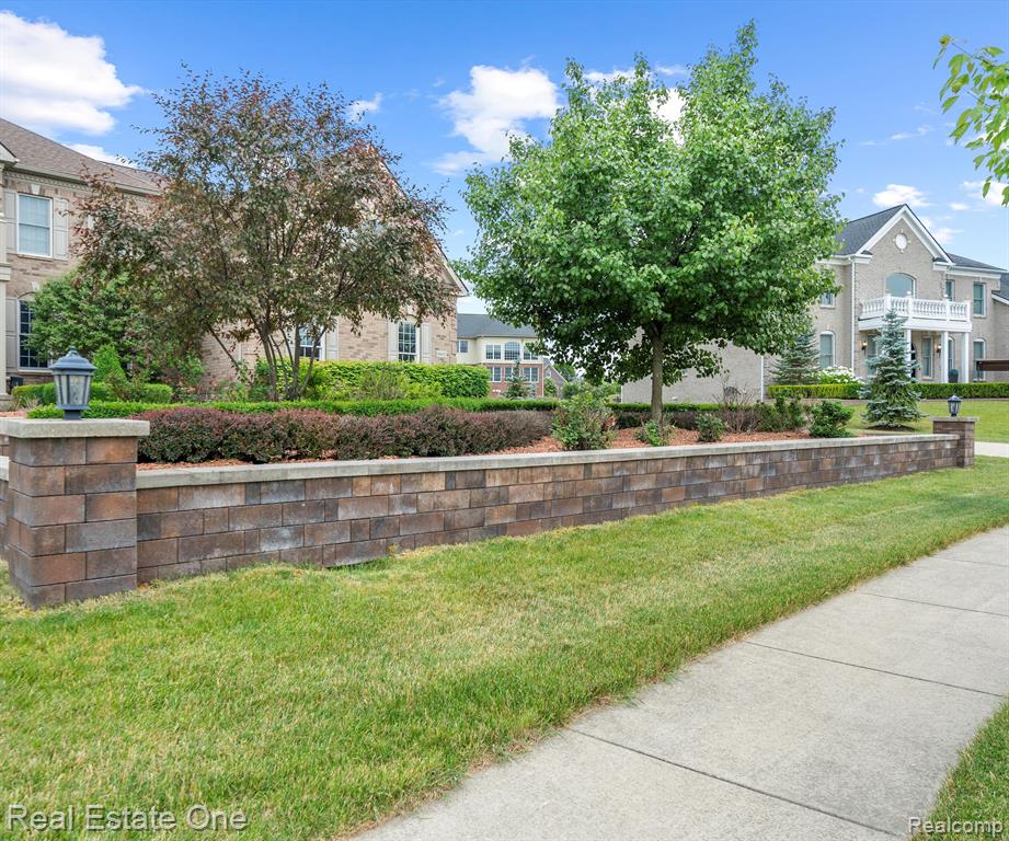 50437 TAMARACK Trail, Northville, MI 48168 — Photo 57