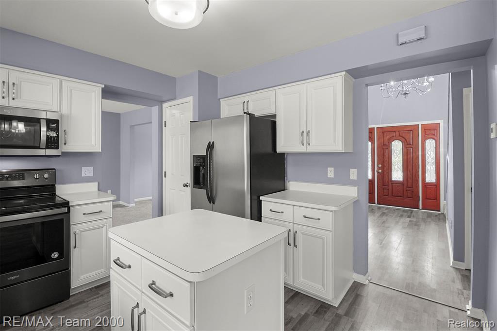 45225 Yorkshire Drive, Novi, MI — Photo 16