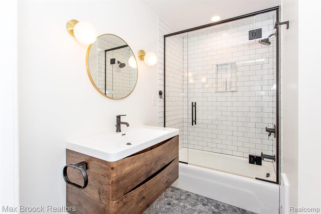 26008 Pembroke Road, Huntington Woods, MI — Photo 38