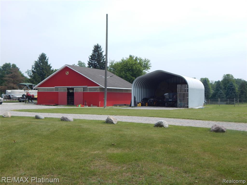 2025 W Rose Center Road, Holly, MI 48442 — Photo 18