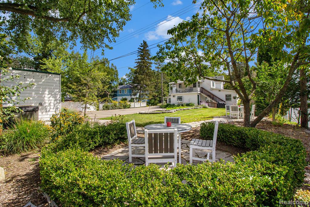 155 N Main Street, Clarkston, MI, 00000