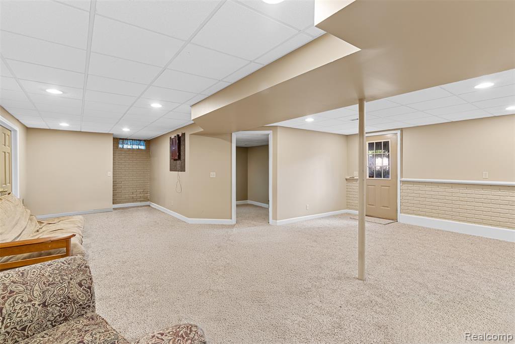 4429 W Edge Way Street, Grand Blanc, MI 48439 — Photo 24