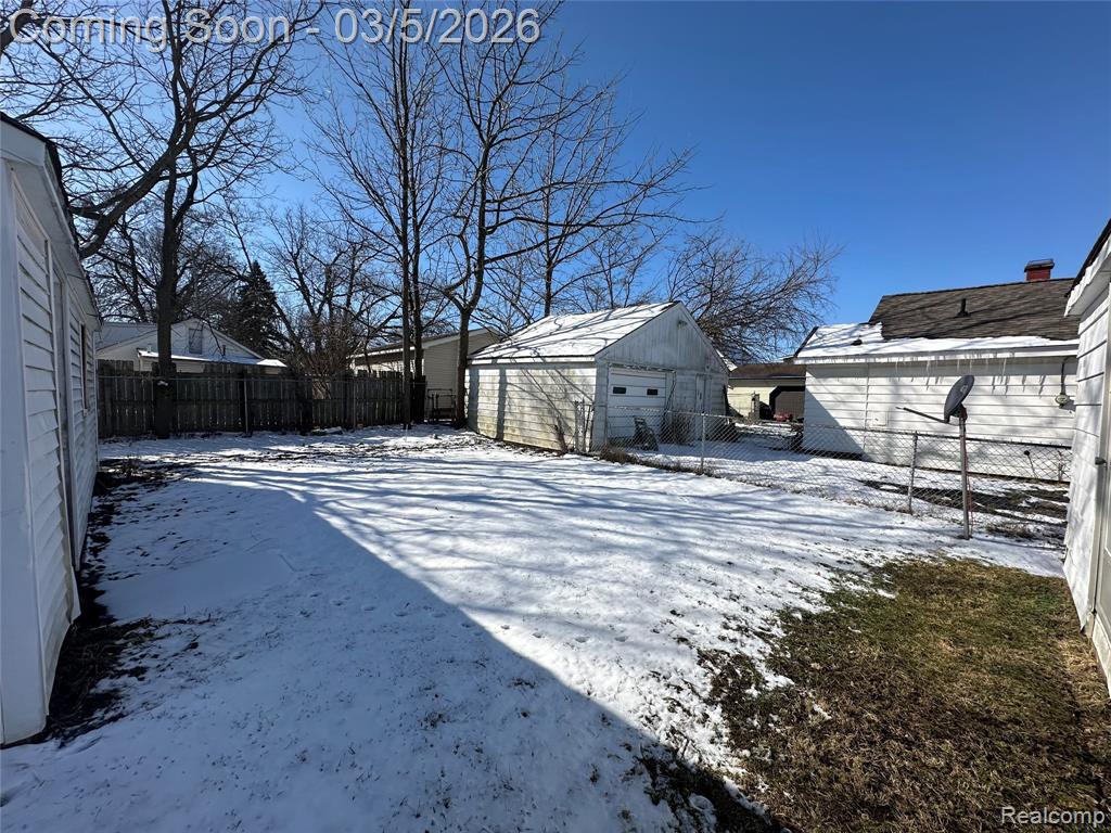 1119 W Bergin Avenue, Flint, MI 48507 — Photo 11