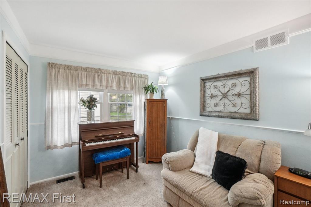 4812 FOXCROFT Drive, Troy, MI 48085 — Photo 20