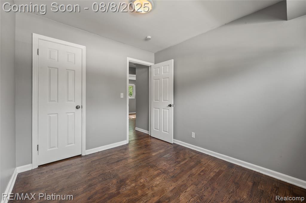 708 Elmwood Drive, Fenton, MI 48430 — Photo 6