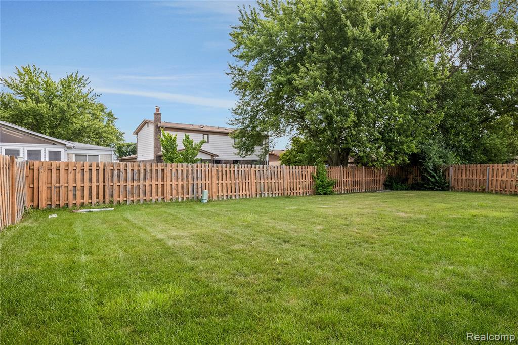 44080 Harsdale Drive, Canton, MI 48187 — Photo 16