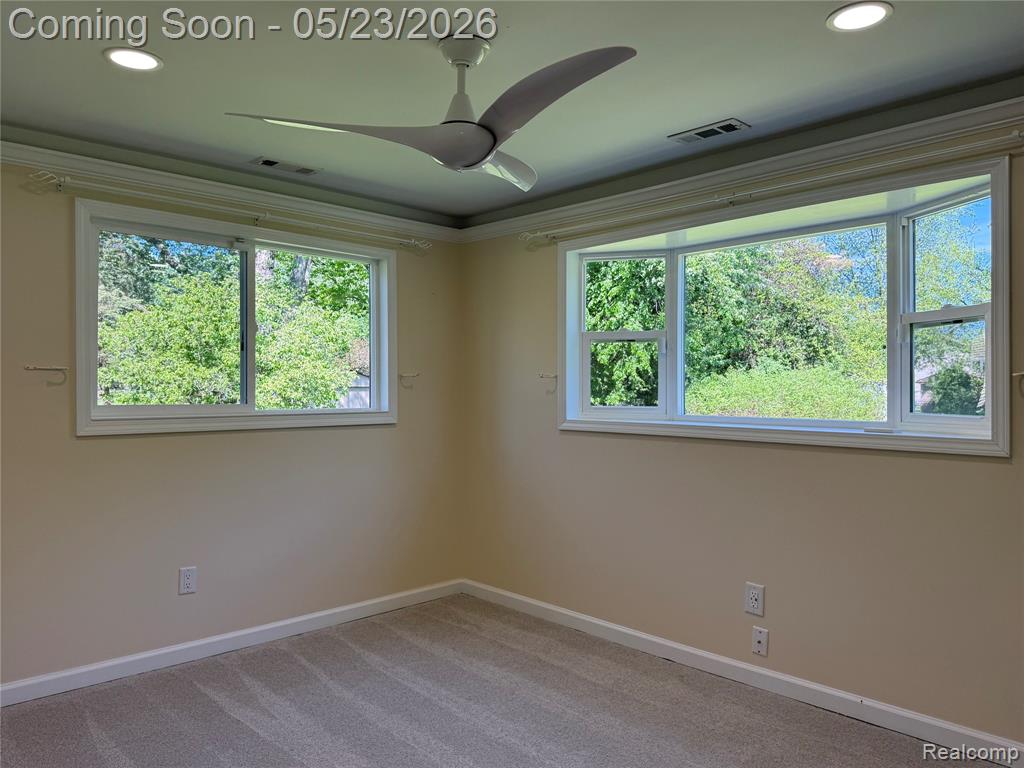 896 Grace Avenue, Rochester Hills, MI 48307 — Photo 16