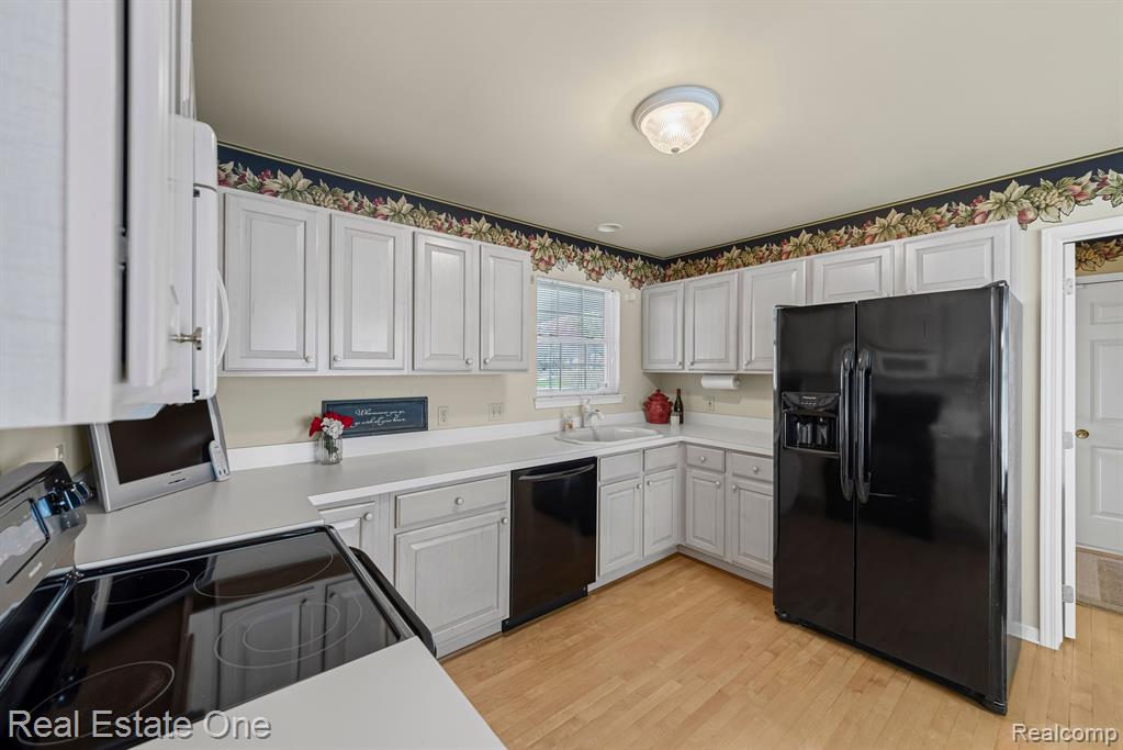 5400 FOREST RIDGE Drive, Clarkston, MI — Photo 11