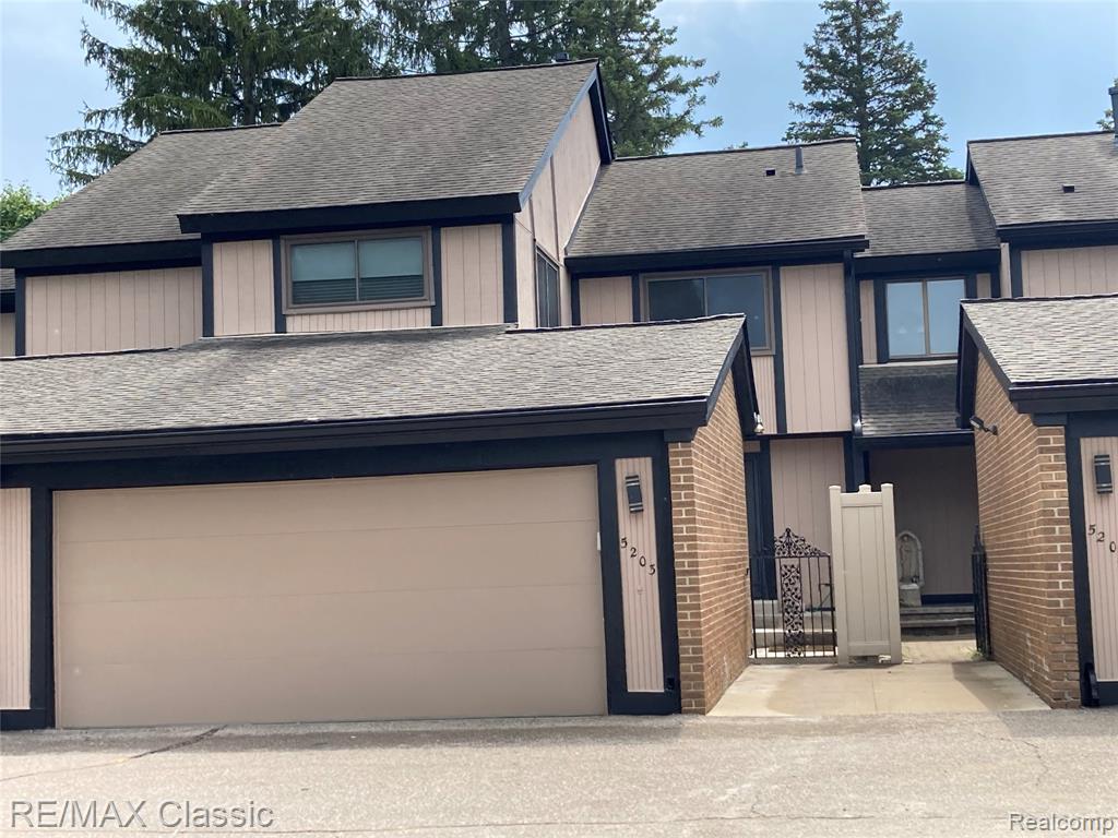 5203 POTOMAC RUN N, West Bloomfield, MI — front exterior