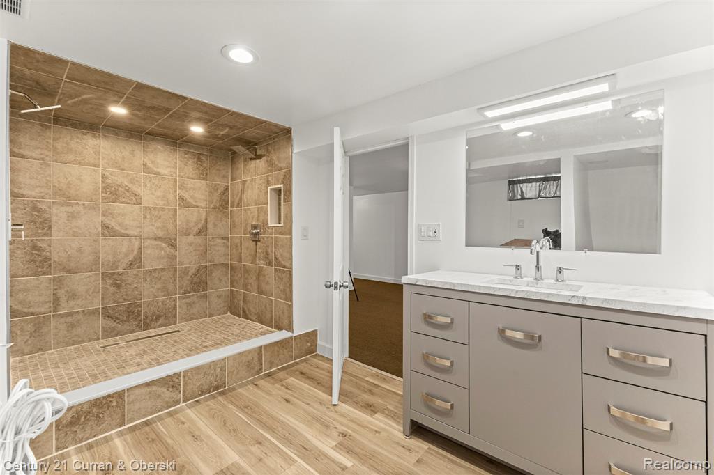 30631 Bayview Drive, Gibraltar, MI — Photo 34