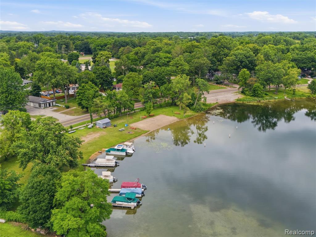 5565 Crescent Road, Waterford, MI 48327 — Photo 57