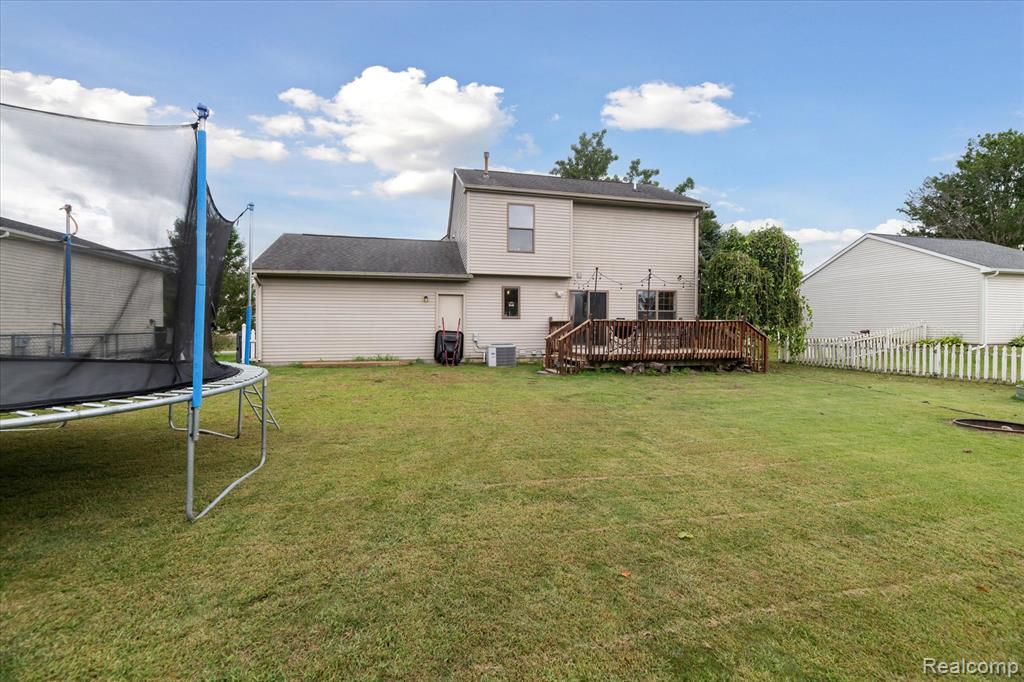729 Cricket Crossing, Pinckney, MI 48169 — Photo 37