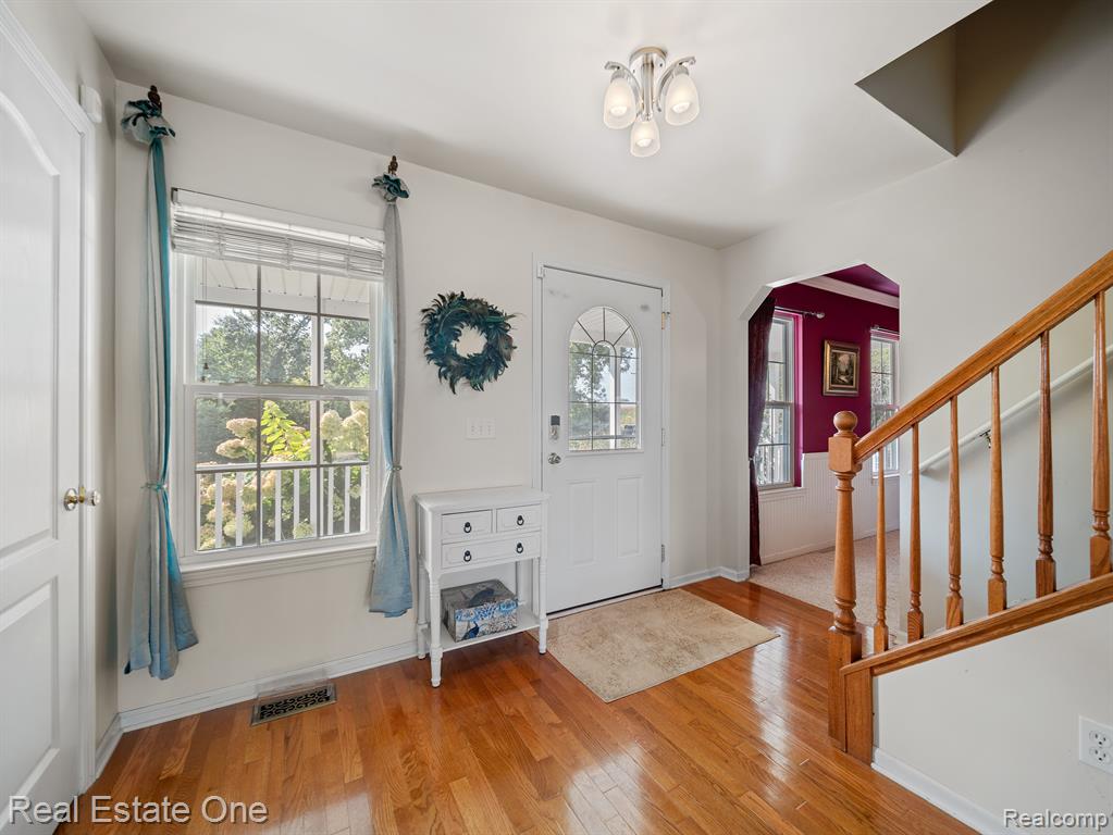 7796 LANGE Road, Fowlerville, MI 48836 — Photo 5