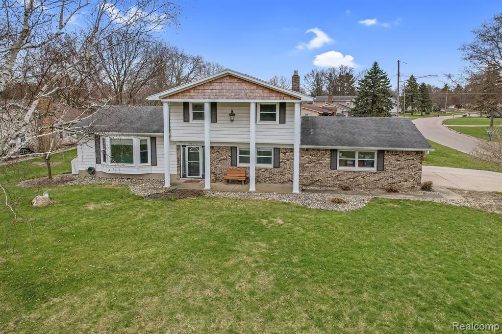 5065 Hyde Park Drive, Swartz Creek, MI 48473 — Photo 2