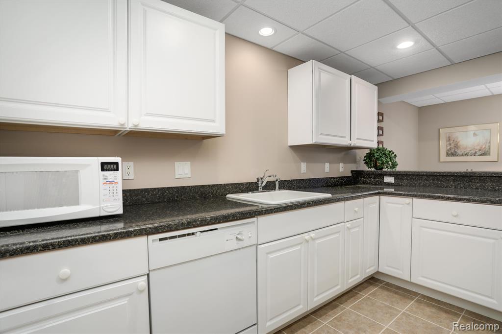 5144 Belmonte Drive, Rochester, MI 48306 — Photo 29