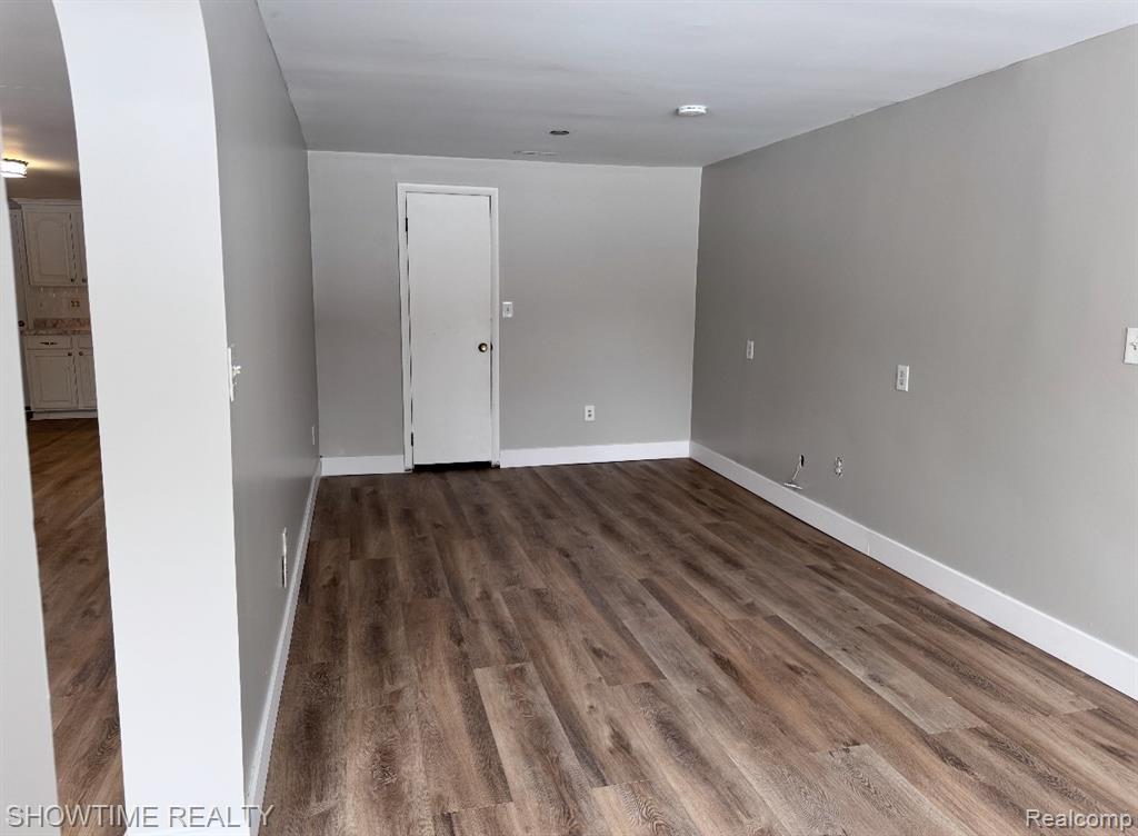654 N BLACKS CORNERS Road, Imlay City, MI 48444 — Photo 2