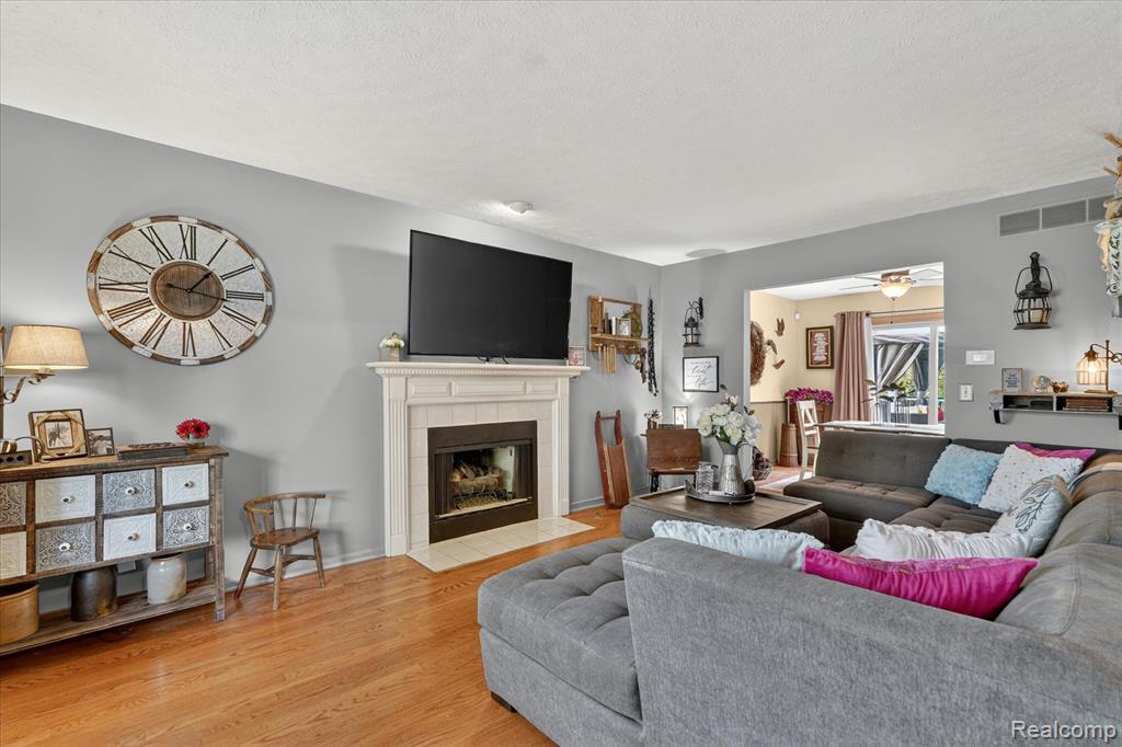 764 Town Trail, Pinckney, MI 48169 — Photo 9