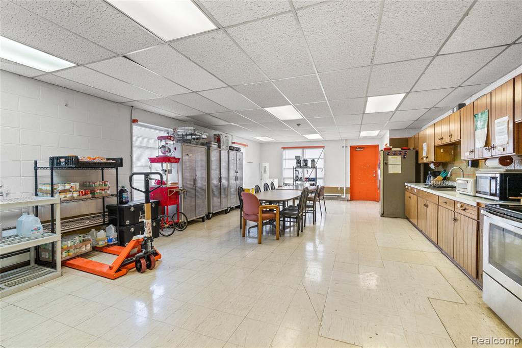 6202 Dupont Street, Flint, MI 48505 — Photo 36