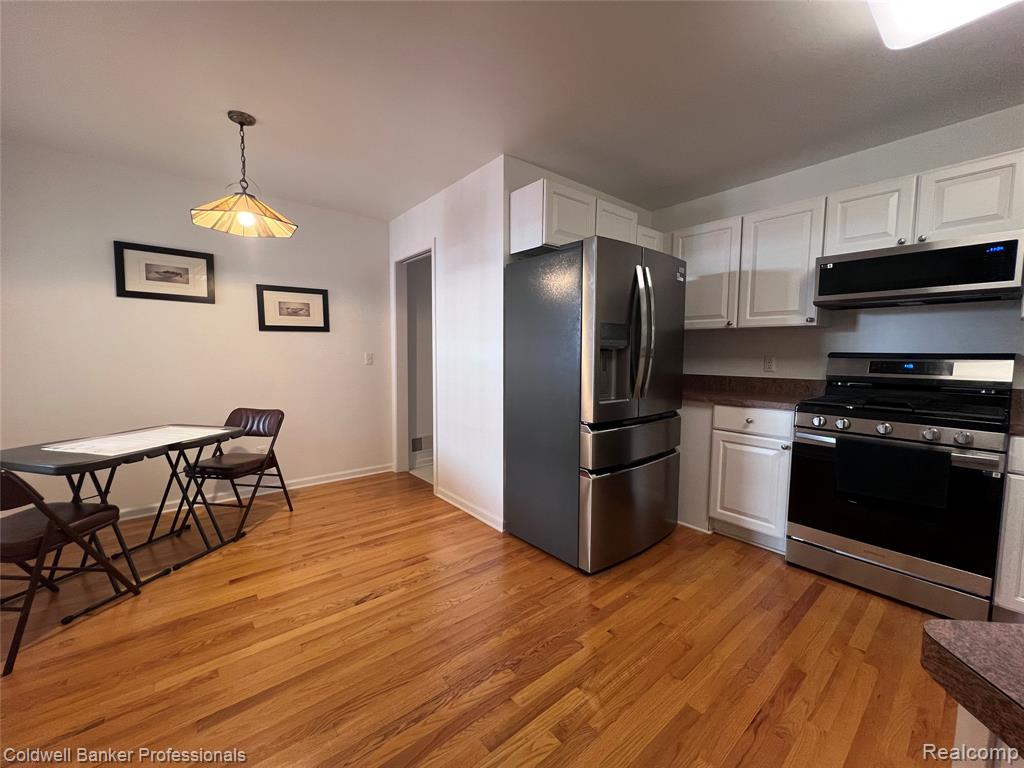 654 Chestnut Drive, Wixom, MI 48393 — Photo 35