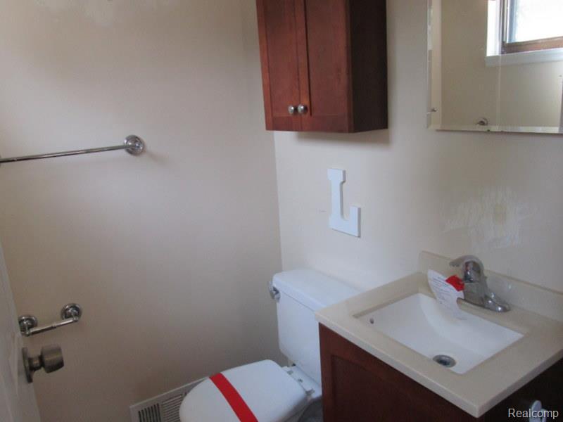 4460 Buckingham, Warren, MI 48092 — Photo 13