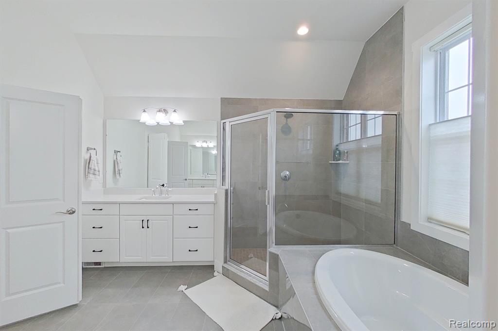 51060 LAUREL Park Drive, Canton, MI 48188 — Photo 45