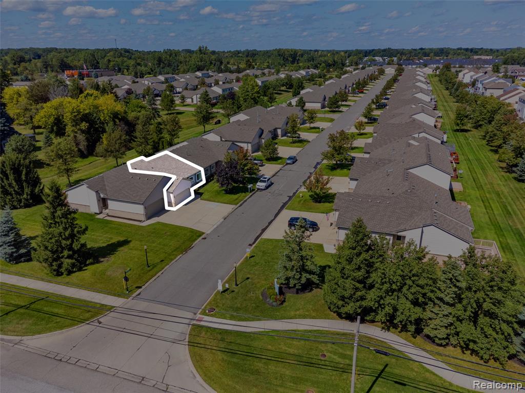 53171 Pineridge Drive, Chesterfield, MI — Photo 2