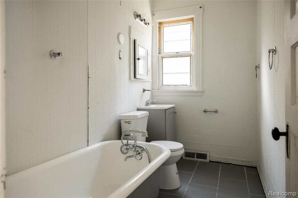 8886 Lorman Street, Detroit, MI 48214 — Photo 6
