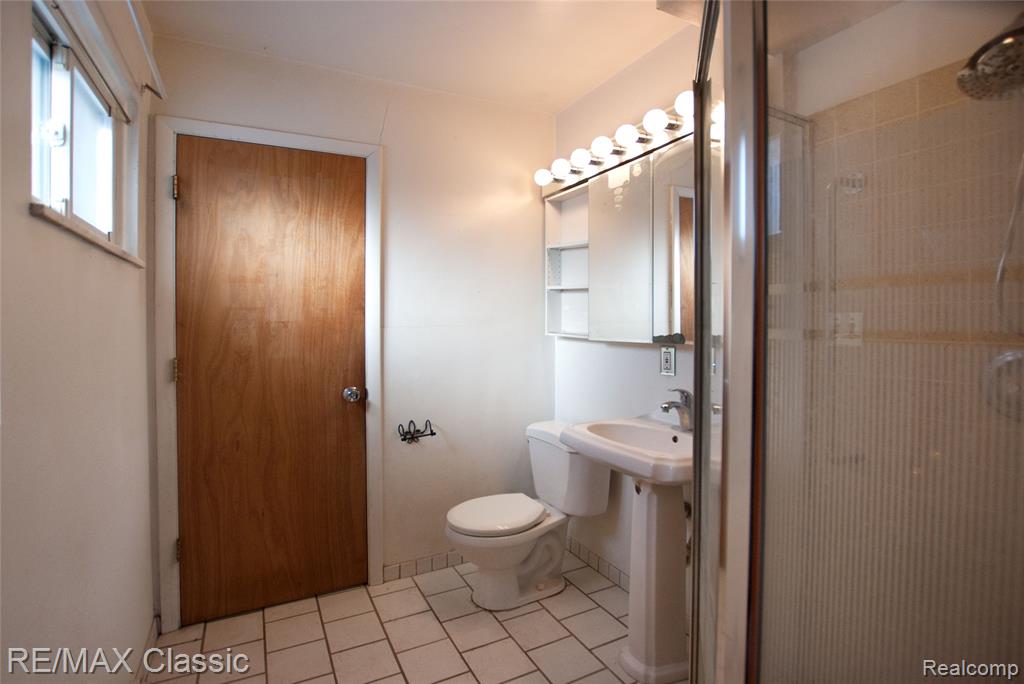 627 Sherbrooke Street, Commerce Twp, MI 48382 — Photo 23