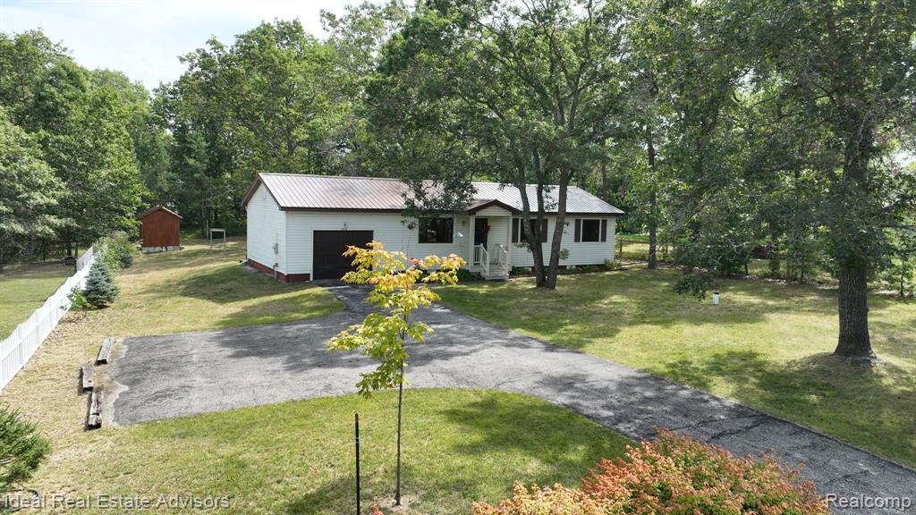 7215 TUSCARORA Circle, Indian River, MI 49749 — Photo 10