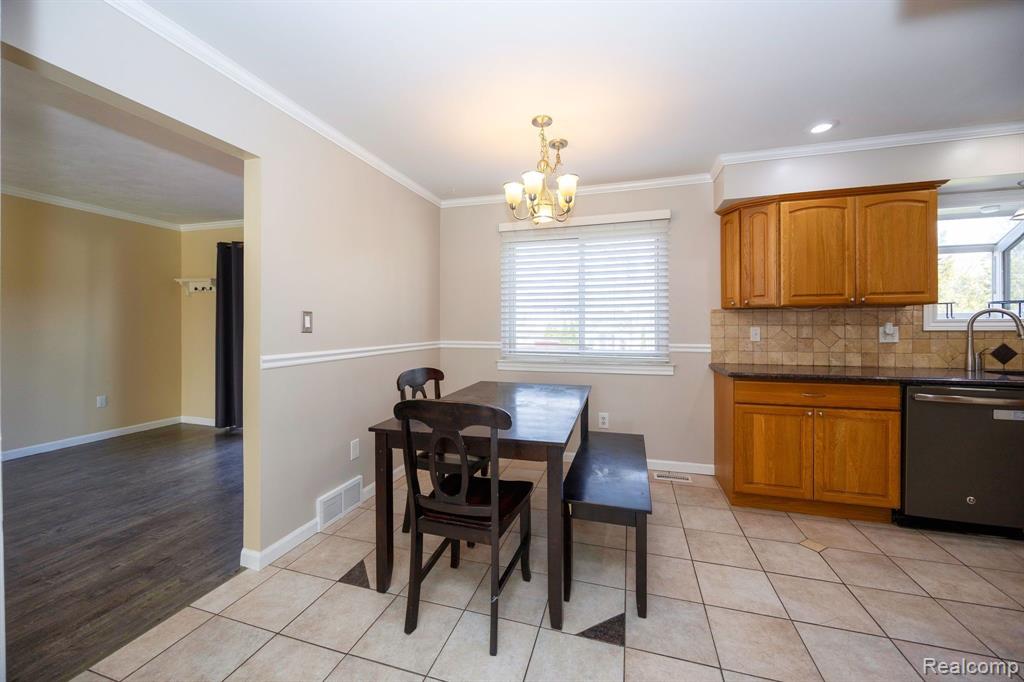 9722 BLAUVELT Drive, Grosse Ile, MI 48138 — Photo 19