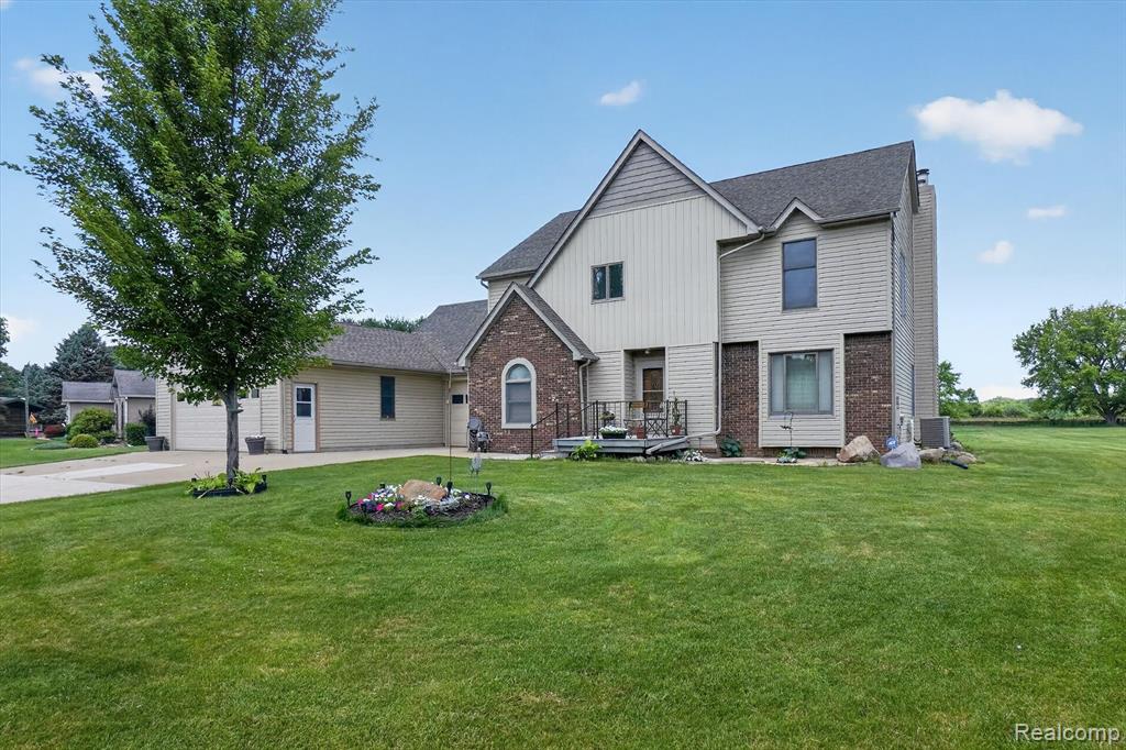 6888 Slawski Drive, Fowlerville, MI 48836 — Photo 71
