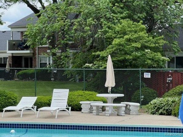 4621 Leisure Lane, Trenton, MI 48183 — Photo 38