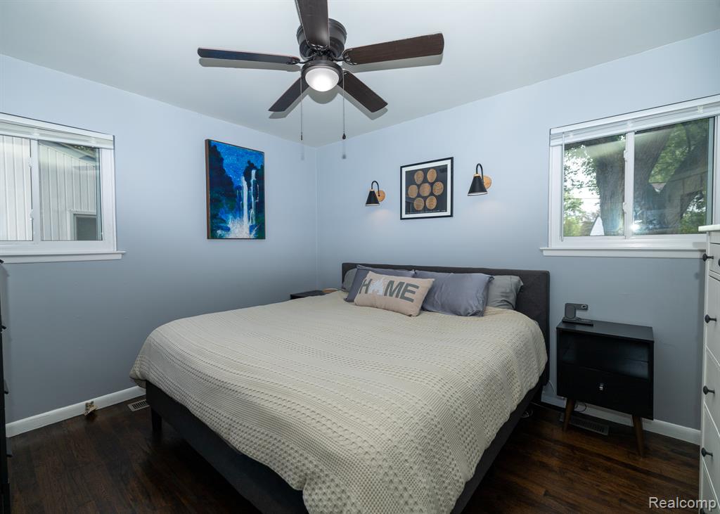 853 E Lincoln Avenue, Madison Heights, MI 48071 — Photo 14
