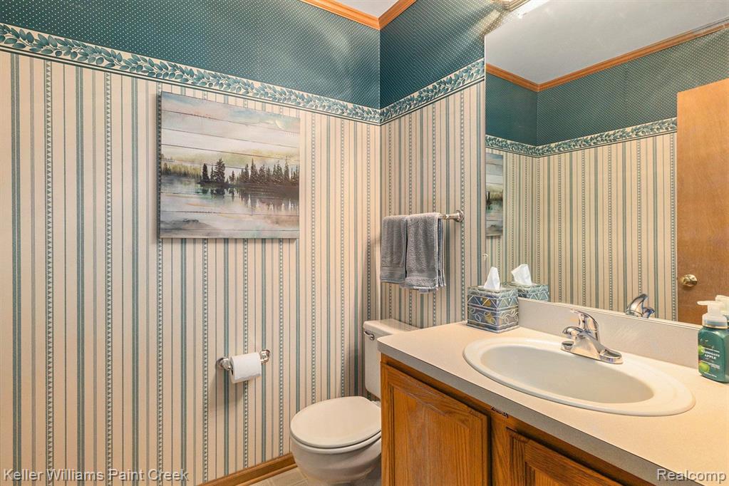 556 ORCHARD RIDGE Drive, Lake Orion, MI 48362 — Photo 19