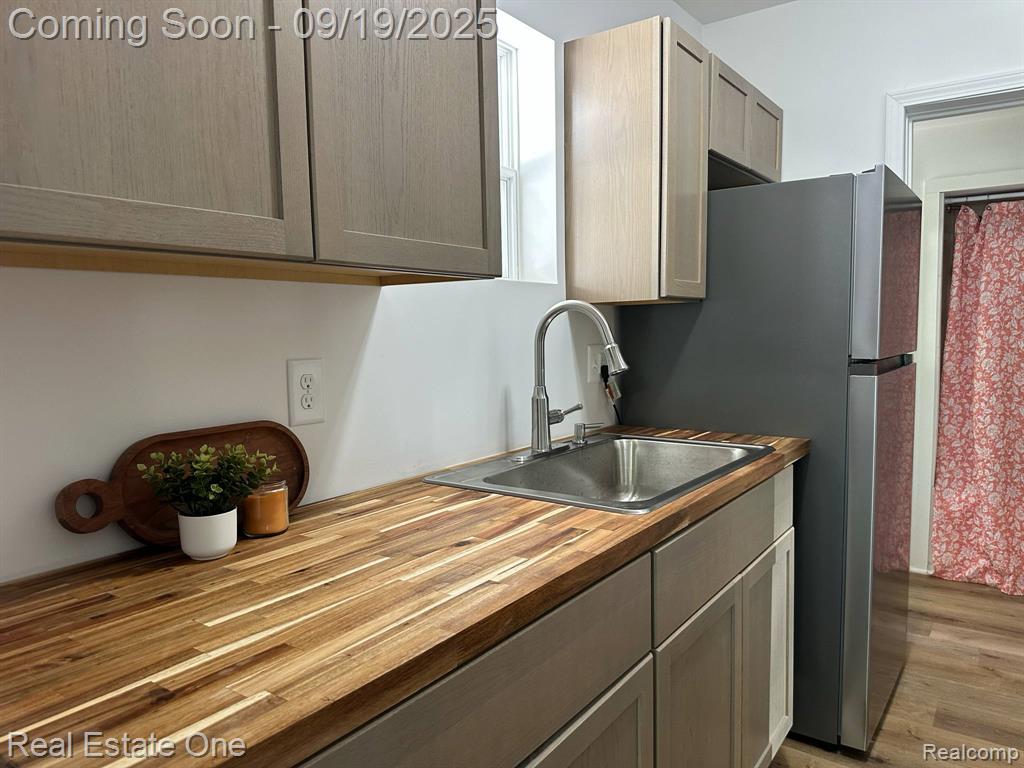 6089 Lapeer Road, Burton, MI 48509 — Photo 9