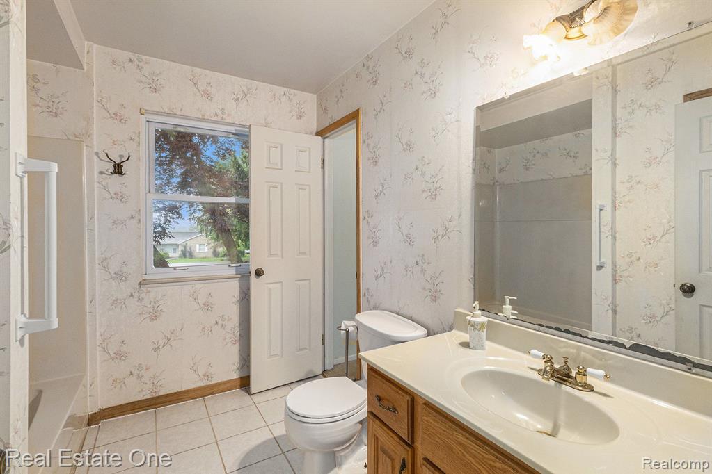 8830 SKYLANE Drive, Brighton, MI 48114 — Photo 17
