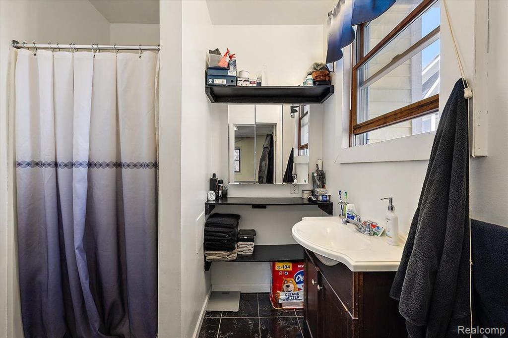 16 S NORTH SHORE Drive, Lake Orion, MI 48362 — Photo 55