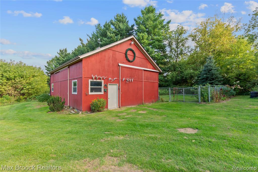 4700 Stanley Road, Columbiaville, MI 48421 — Photo 4