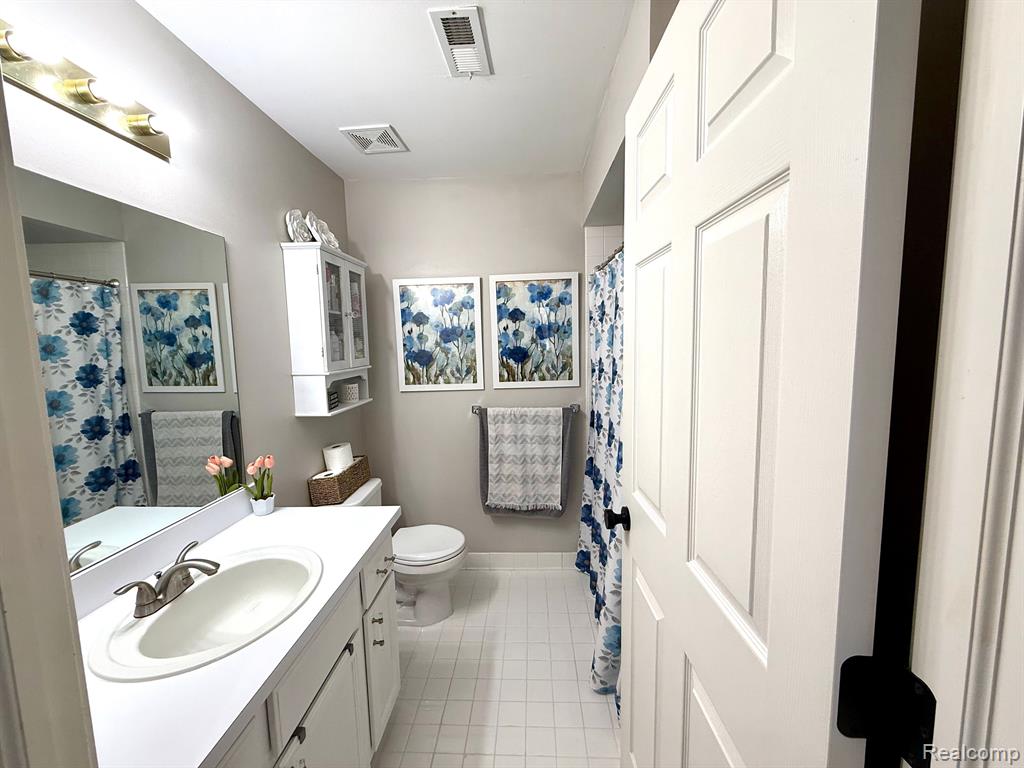 56467 CHESAPEAKE Trail, Utica, MI 48316 — Photo 22