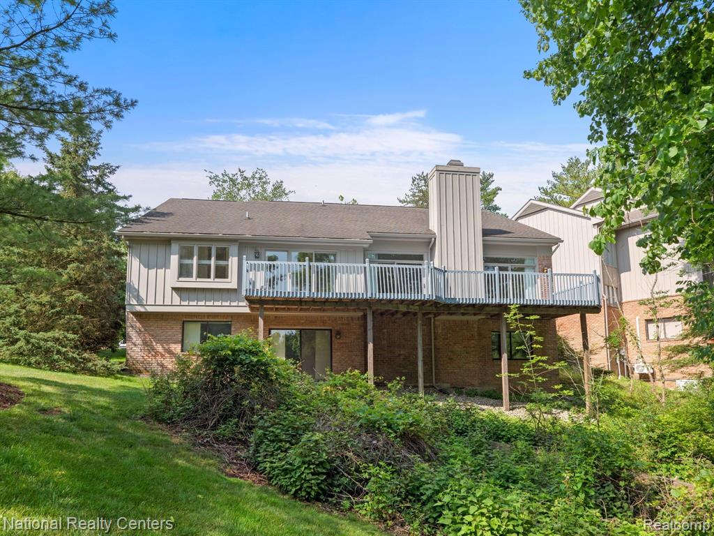 4888 WOODCLIFF HILL Road, West Bloomfield, MI 48323 — Photo 7