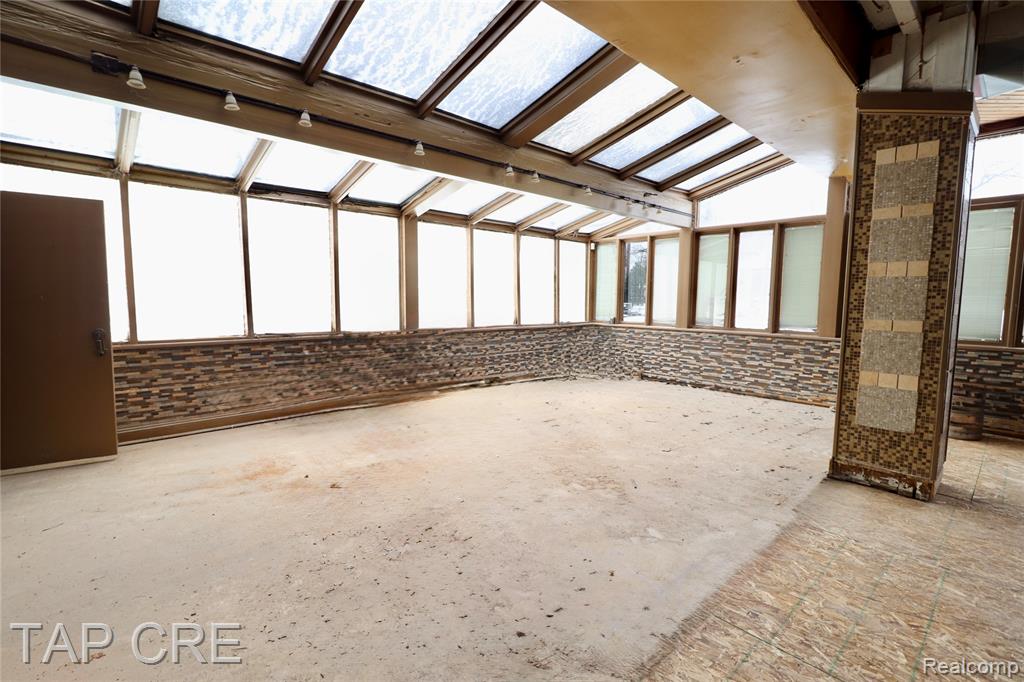 8902 Second, Detroit, MI 48202 — Photo 10