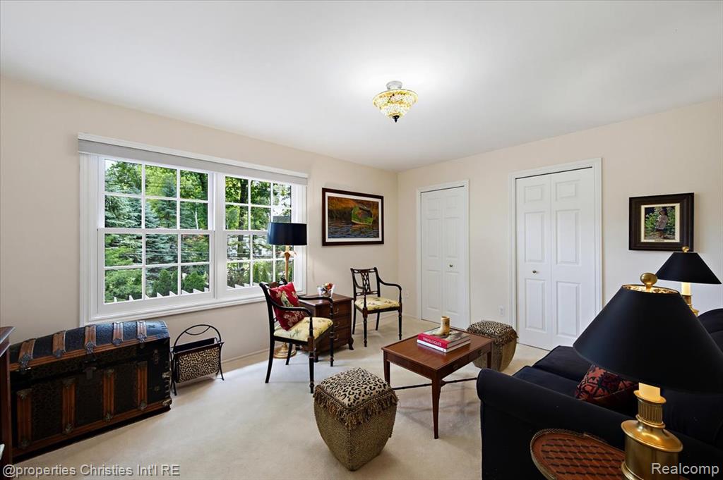 950 E Glengarry Circle, Bloomfield Hills, MI 48301 — Photo 37
