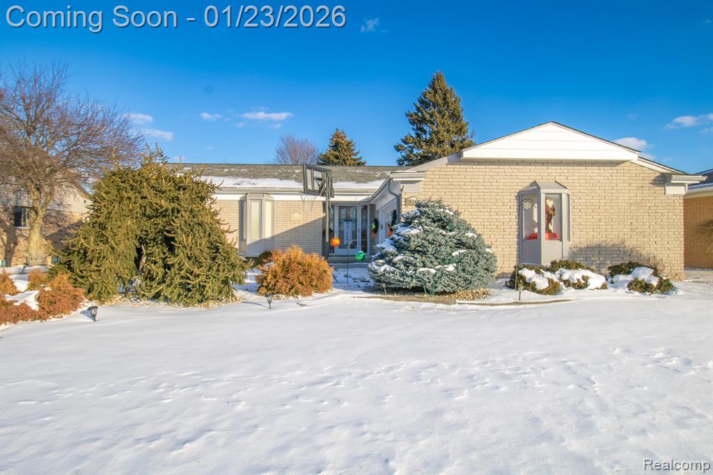 11367 Suffolk Drive, Southgate, MI 48195 — front exterior