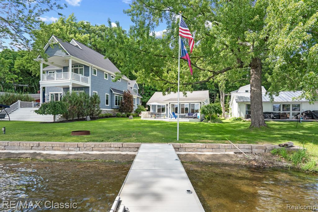 5286 Edgelake Drive, Pinckney, MI 48169 — Photo 9