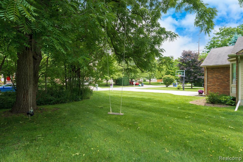230 E Elizabeth Street, Lake Orion, MI 48362 — Photo 5